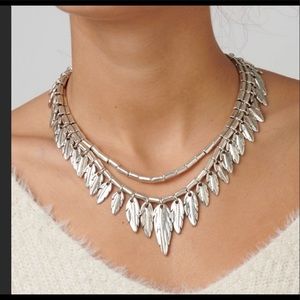 Uno de 50 Peak and Pen Necklace